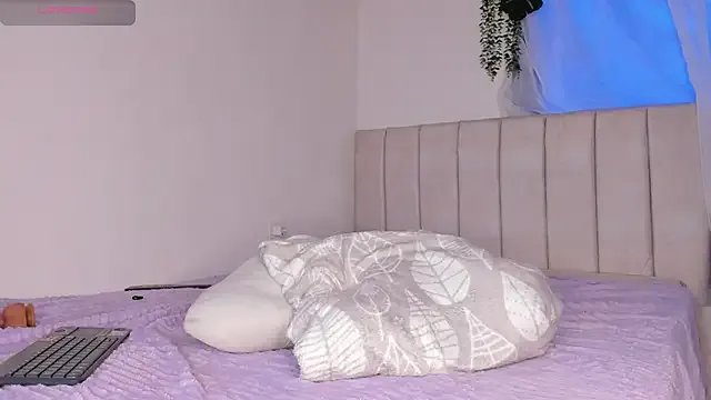 alice_guzman1 from StripChat