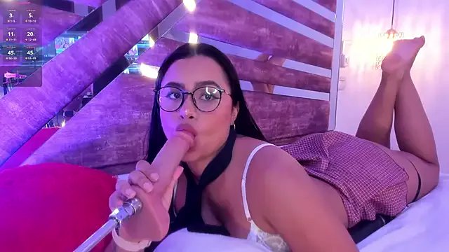 Alice_Roys from StripChat