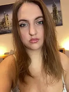 AliceDesmee from StripChat