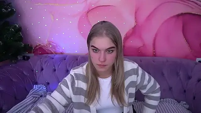 AlinaLiii from StripChat