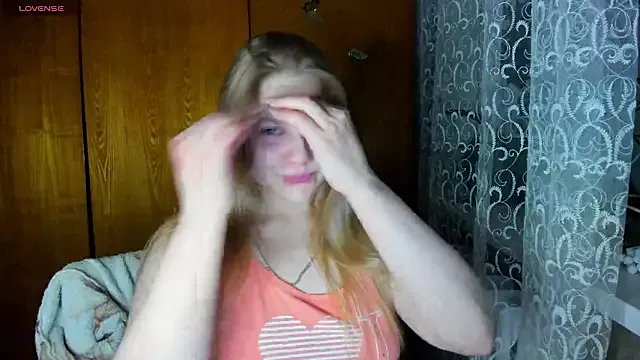 AlinaMors from StripChat