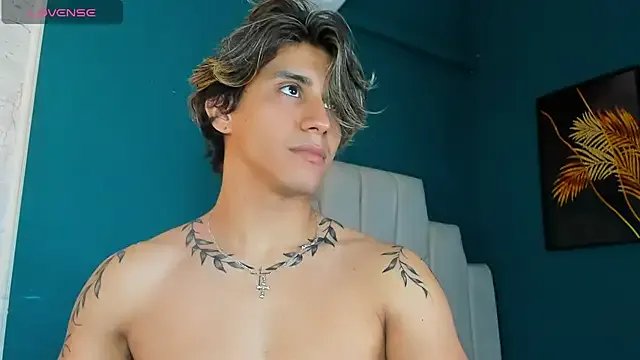 Allex_Cano from StripChat