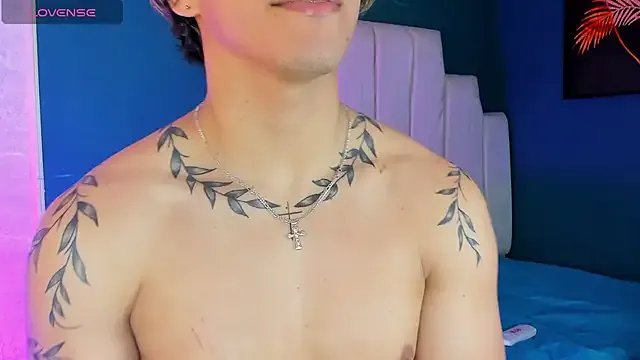 Allex_Cano from StripChat