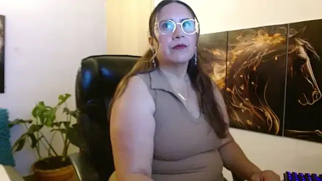 amalia_brunette