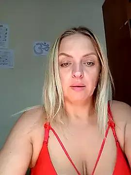 Ami_Foxy from StripChat is Freechat