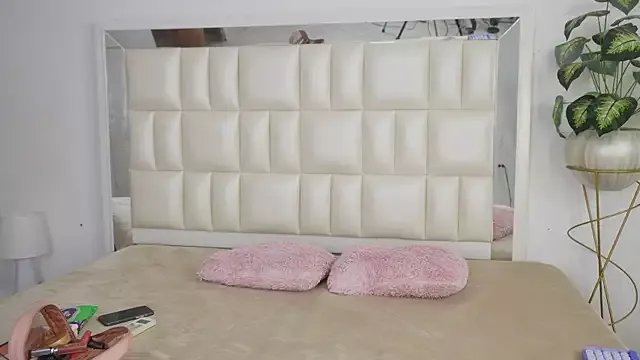 Anais_aradia from StripChat