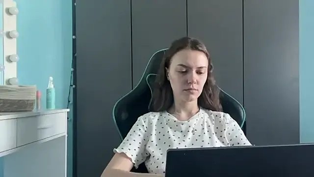  AndreeMerryman chat room