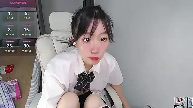 Angela-AMY from StripChat is Freechat