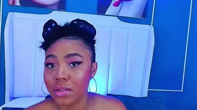 AngelaRoberts from StripChat