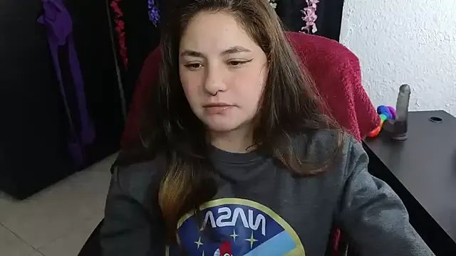 ann_bronw from StripChat