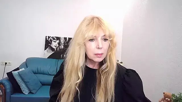 Anna_Diax from StripChat