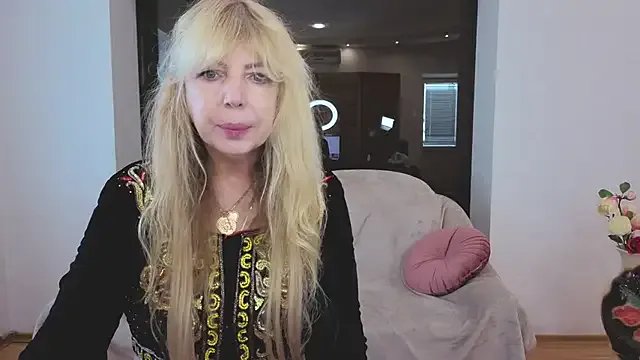 Anna_Diax from StripChat