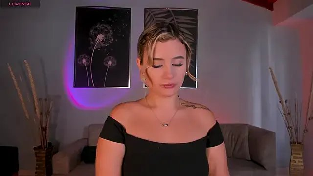 AnnaBrooks1 from StripChat
