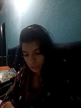 Ariell_Kieran from StripChat