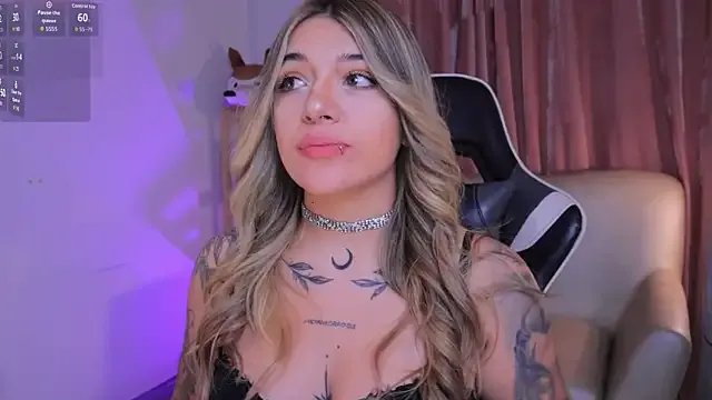 ashleyvalirya from StripChat