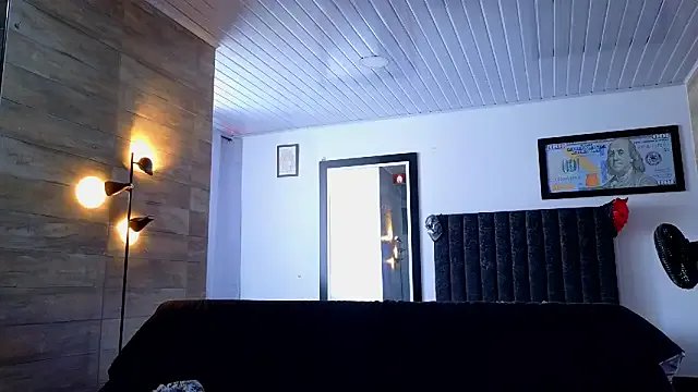 AsmodeoCox from StripChat