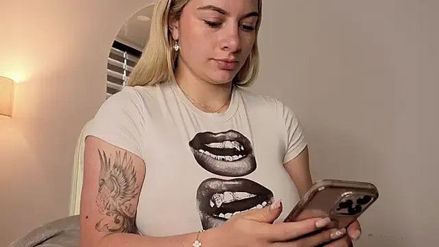 AtheneaRossi from StripChat