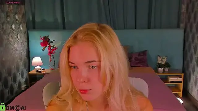 Aurora_Bennet from StripChat