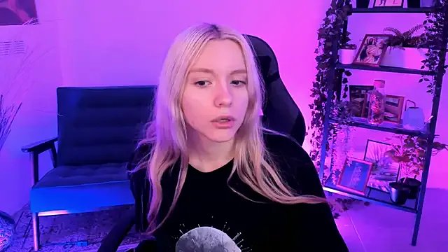 AuroraWrenfield from StripChat