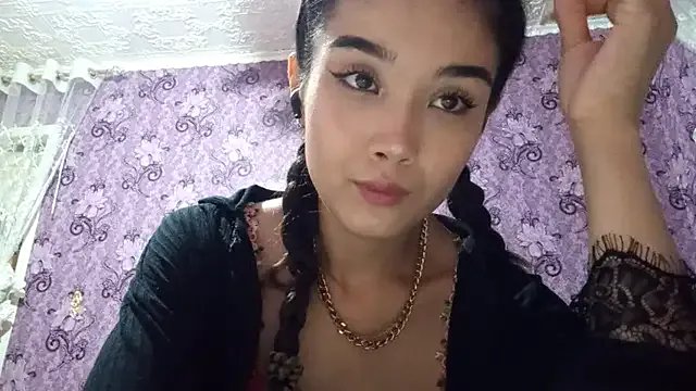 AylinBlush from StripChat