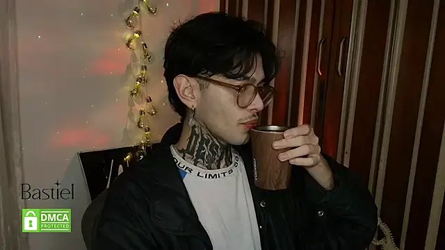 Bastiel_ from StripChat