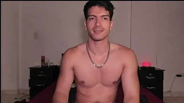 bbbeachboy from StripChat