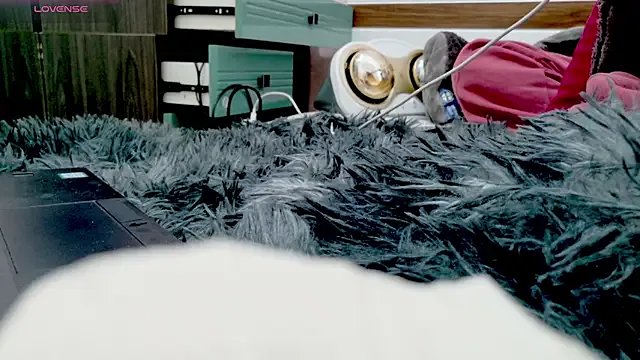 Bee_bee1 from StripChat