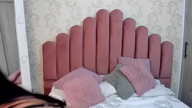 Bella_Fior from StripChat