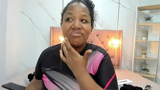 Belle_Brunette from StripChat