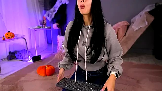 BetsyGonzale from StripChat