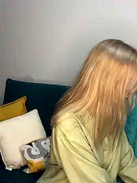 Bl1ssfulSof1 from StripChat