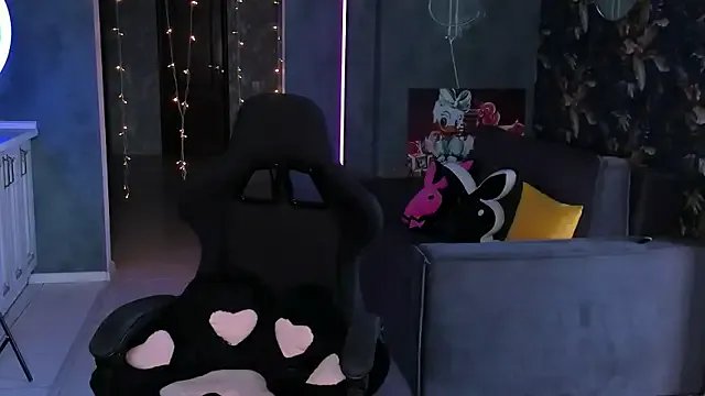 Blckmirrorr from StripChat