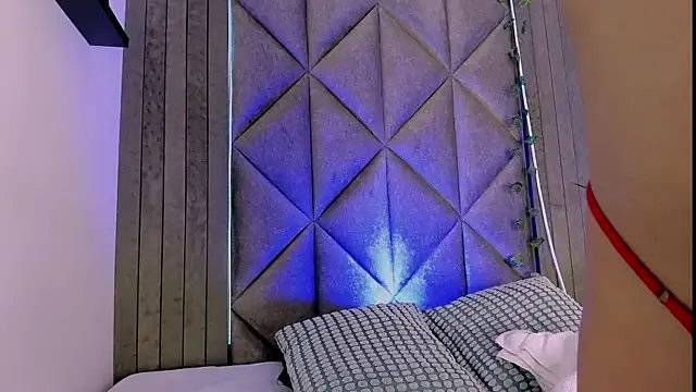  BriaConner_ chat room