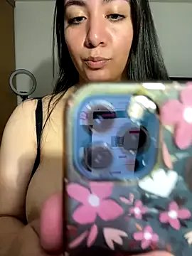 BustiBunny69 from StripChat