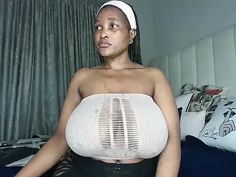 Bustygoddess32 from StripChat