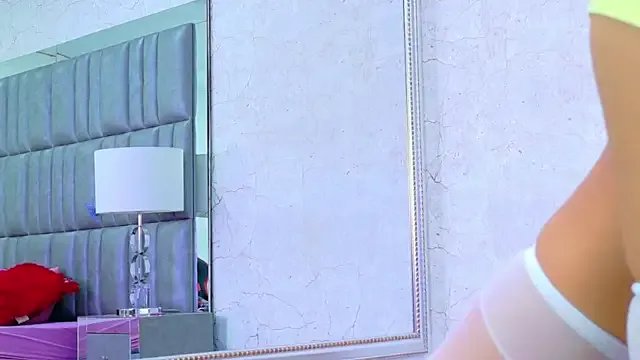 CamilaJohnston from StripChat