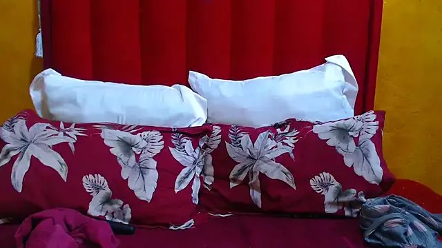 Candycrush2555 from StripChat