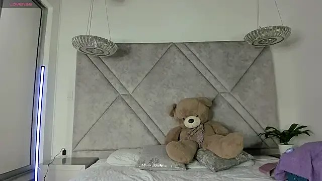 Carolina_Evanss from StripChat