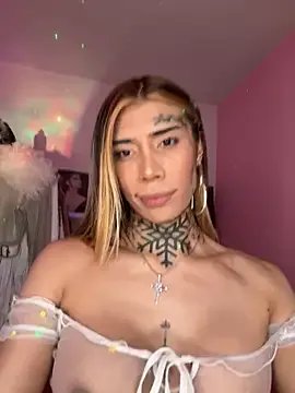 caroline_cossei from StripChat