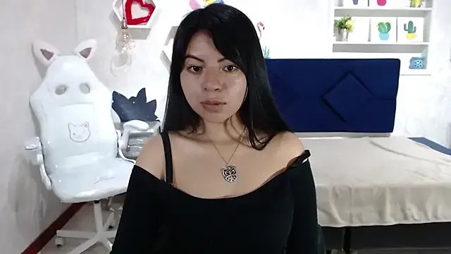 CarolineBrunx from StripChat