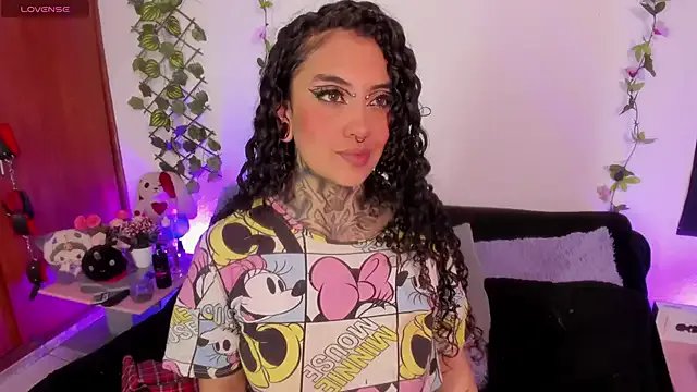 Cata_green from StripChat