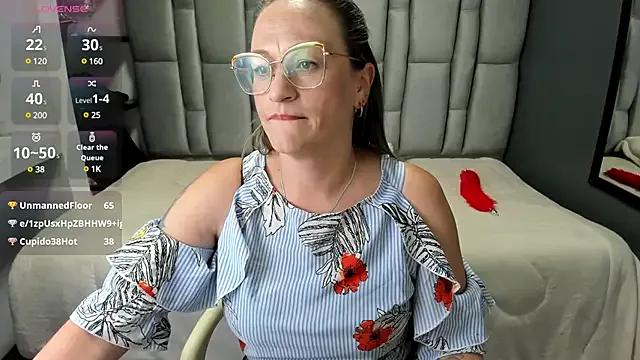 Charlot_milf from StripChat is Freechat