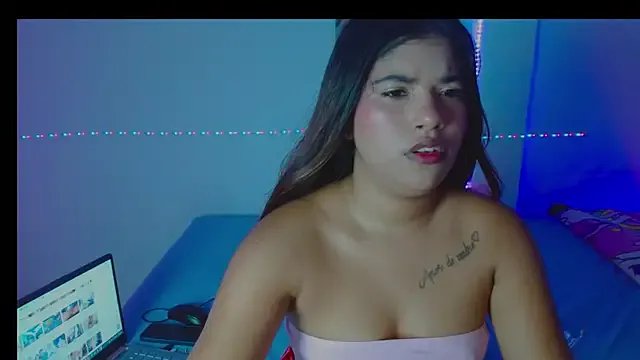  Charlothe_18 chat room