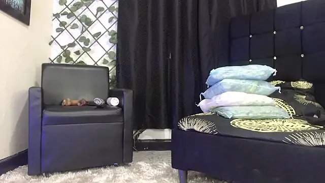  charlotte_brawn chat room