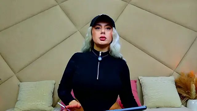  ChloeFrost chat room