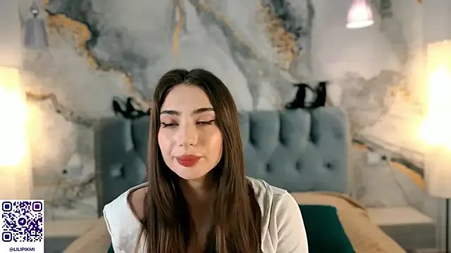 Chloewilldd from StripChat