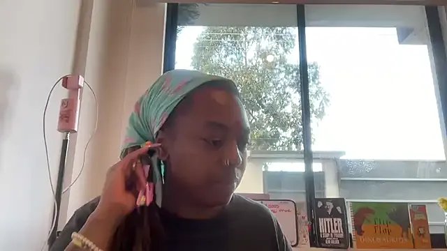 ChocolateCakeQueen from StripChat