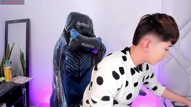  Chris_boy_ chat room