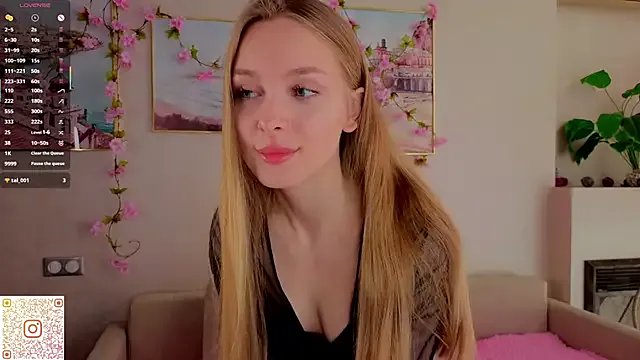 CindyGreen from StripChat