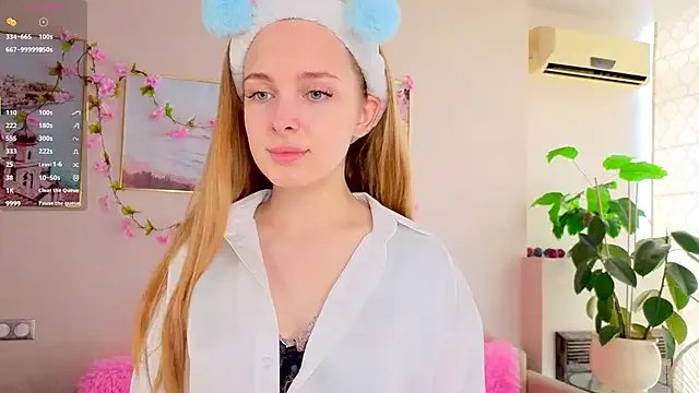 CindyGreen from StripChat